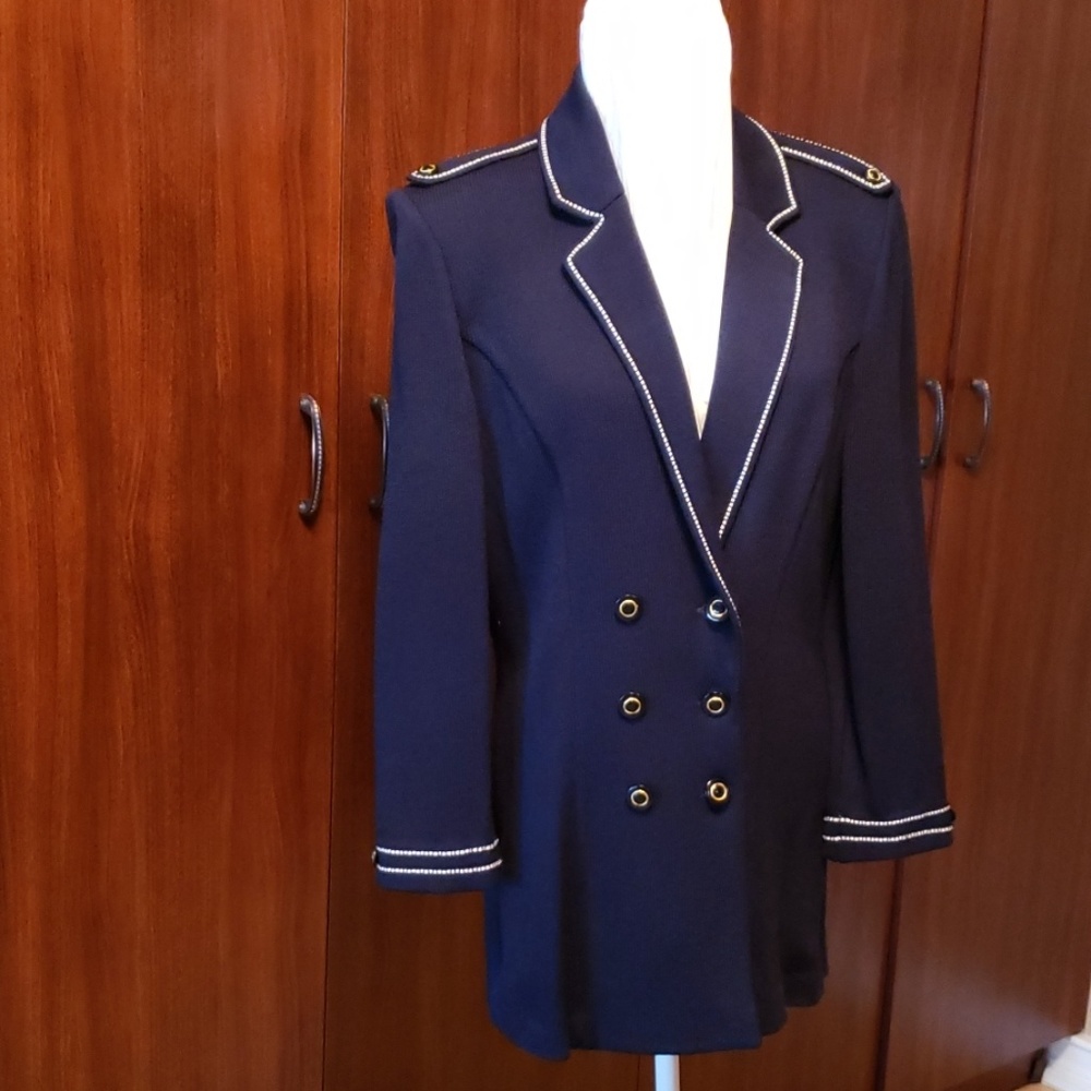 Ladies knitted jacket